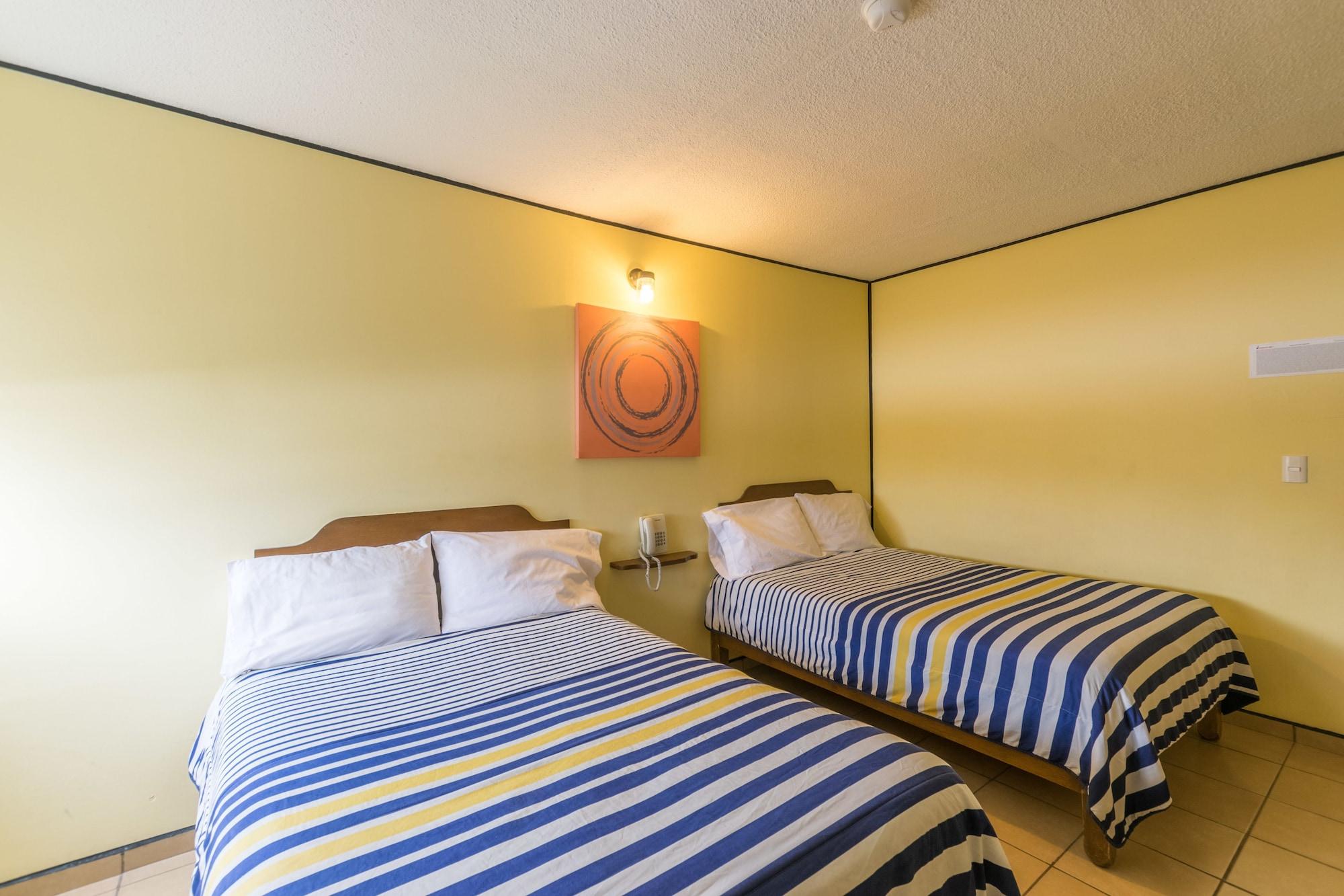 Hotel Mateos 1215 ليون المظهر الخارجي الصورة