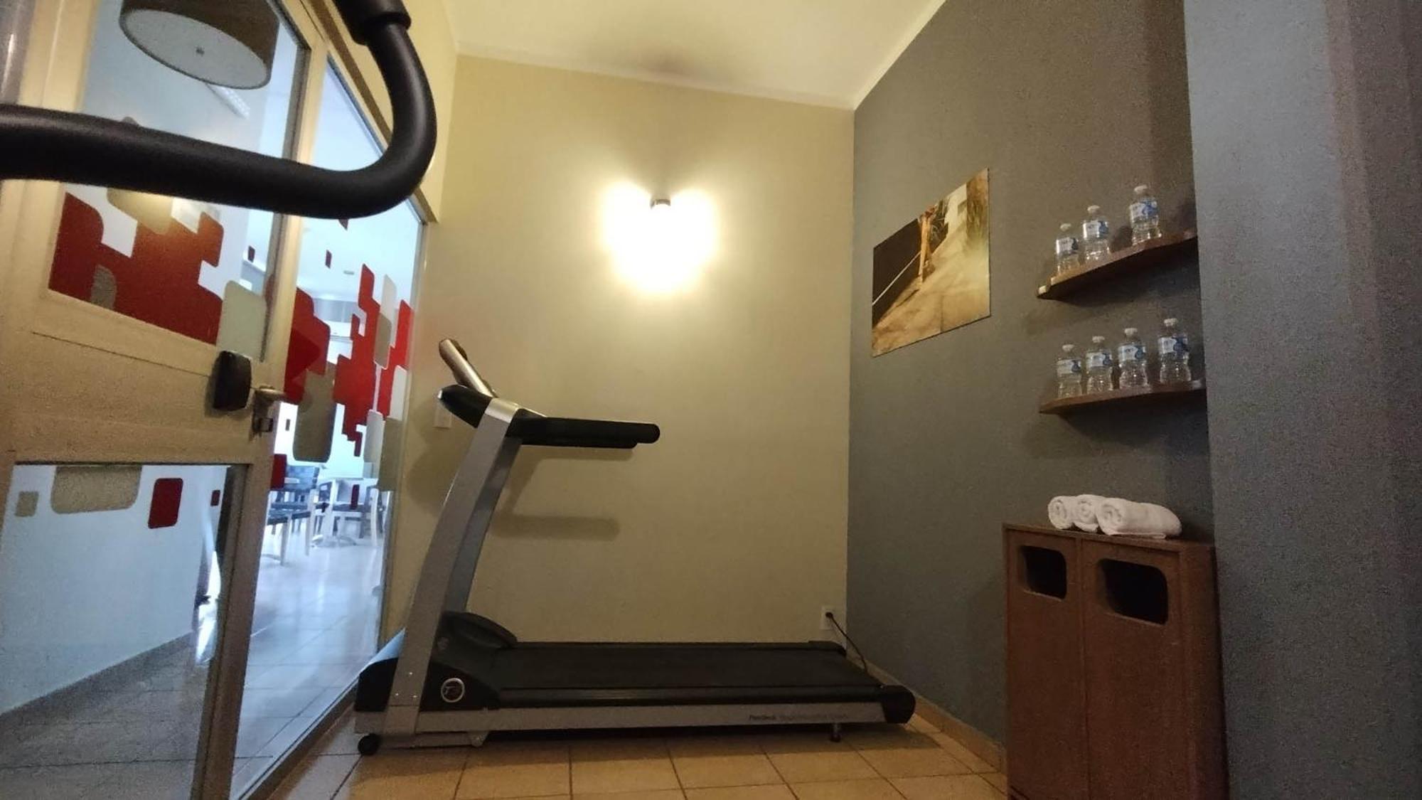 Hotel Mateos 1215 ليون المظهر الخارجي الصورة