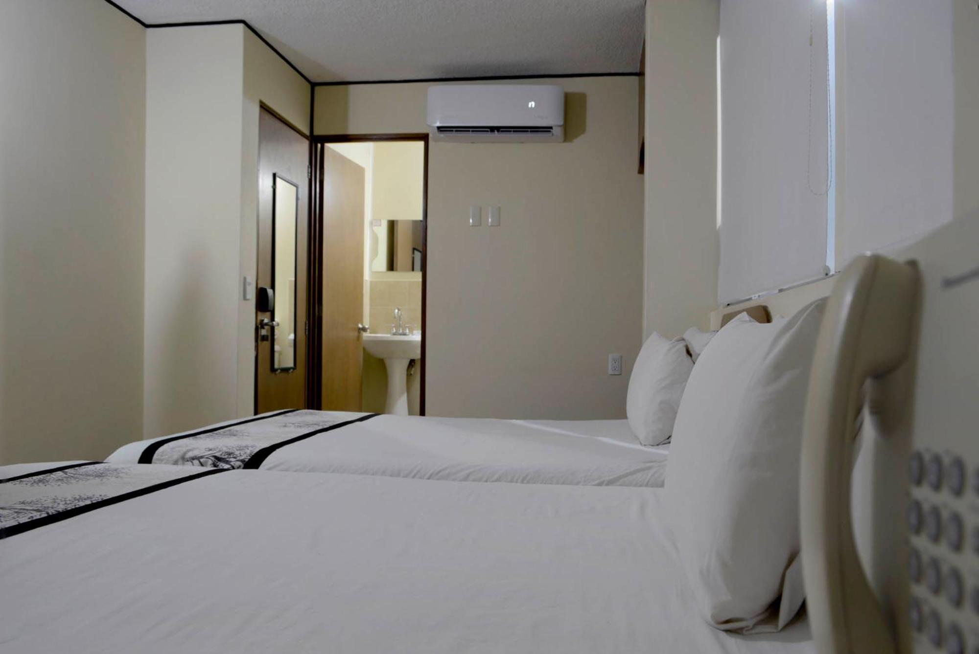Hotel Mateos 1215 ليون المظهر الخارجي الصورة